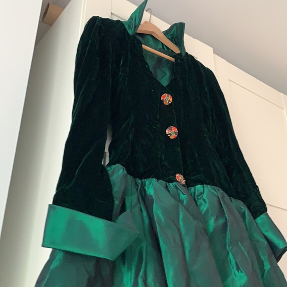 One of a kind émeraude green gown, theatre like - Picture 5 of 5